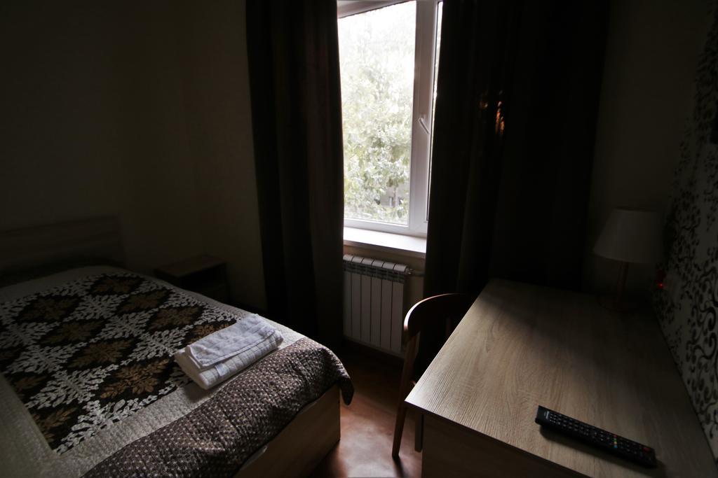 Tiny Hotel Bishkek Bagian luar foto