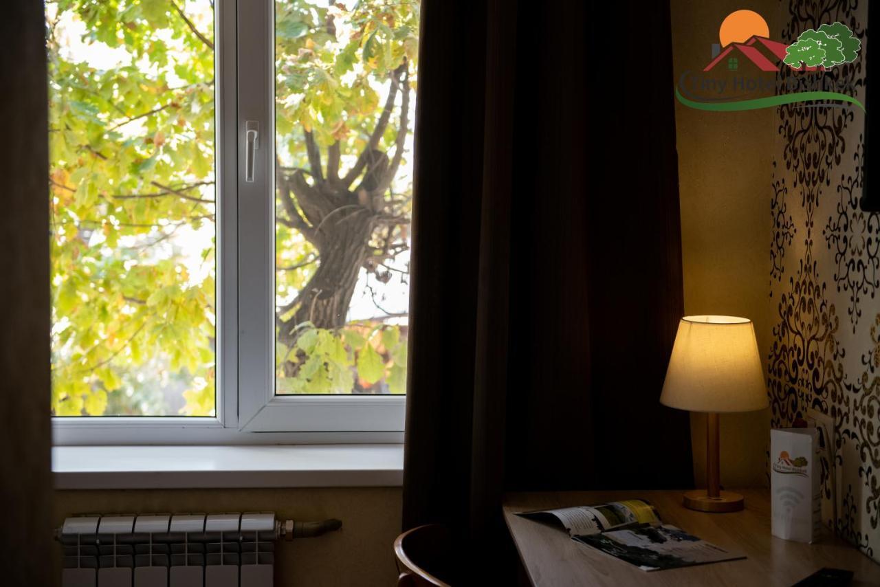 Tiny Hotel Bishkek Bagian luar foto